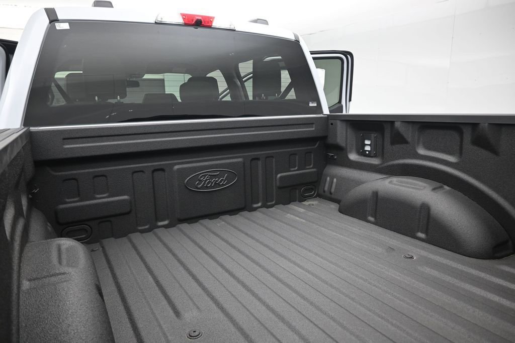 New 2025 Ford F150 Lightning Flash AWD/4WD image 22