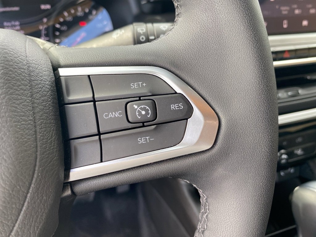 Used 2025 Jeep Compass Latitude w/ Altitude Special Edition image 29