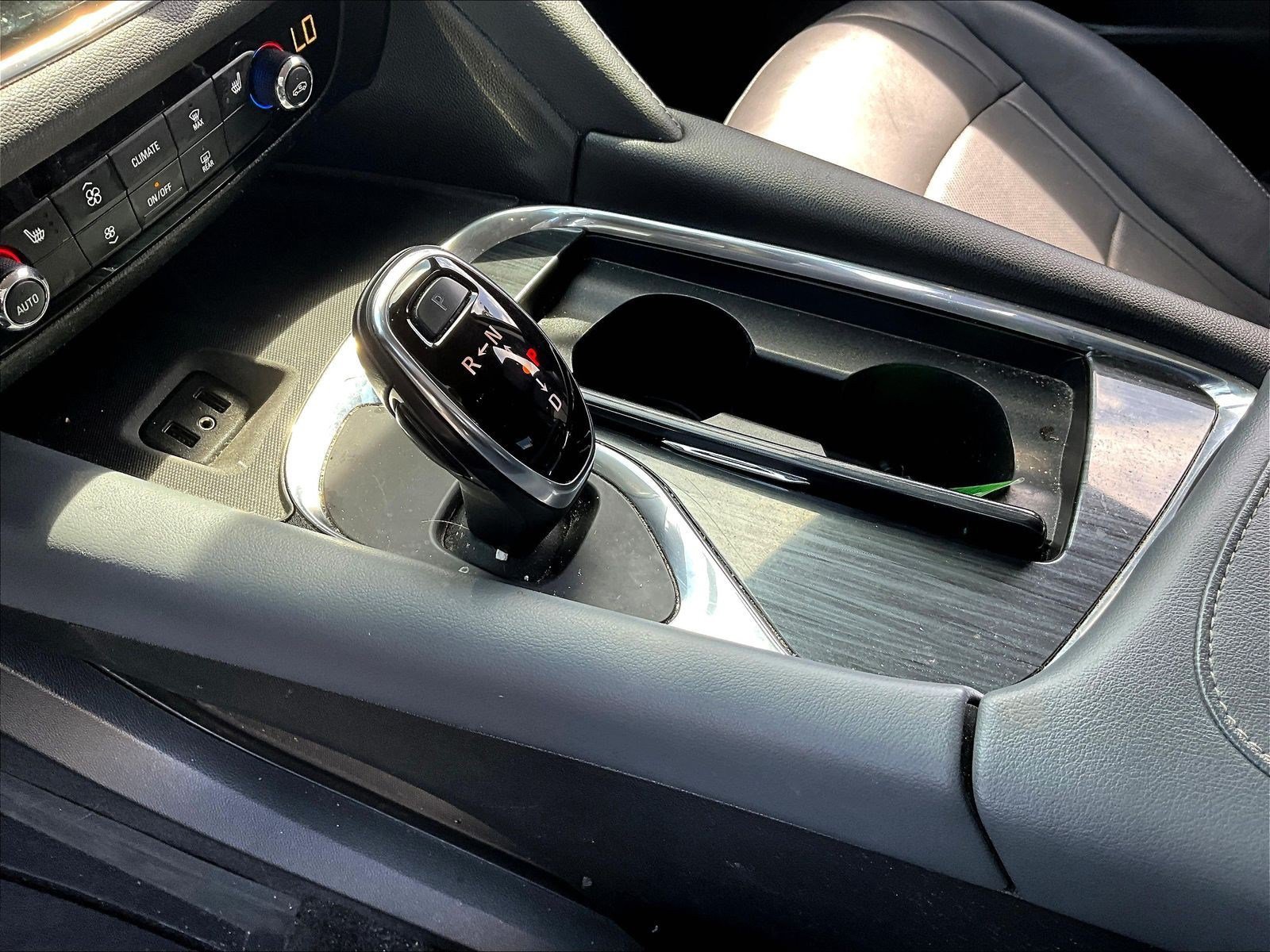 Used 2018 Buick Enclave Essence FWD image 18