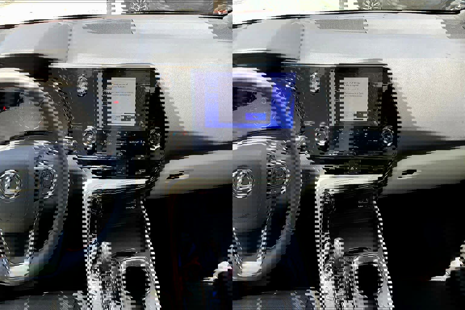 Used 2024 Lexus NX 250 FWD w/ Towing Package (2000 Lbs) image 7