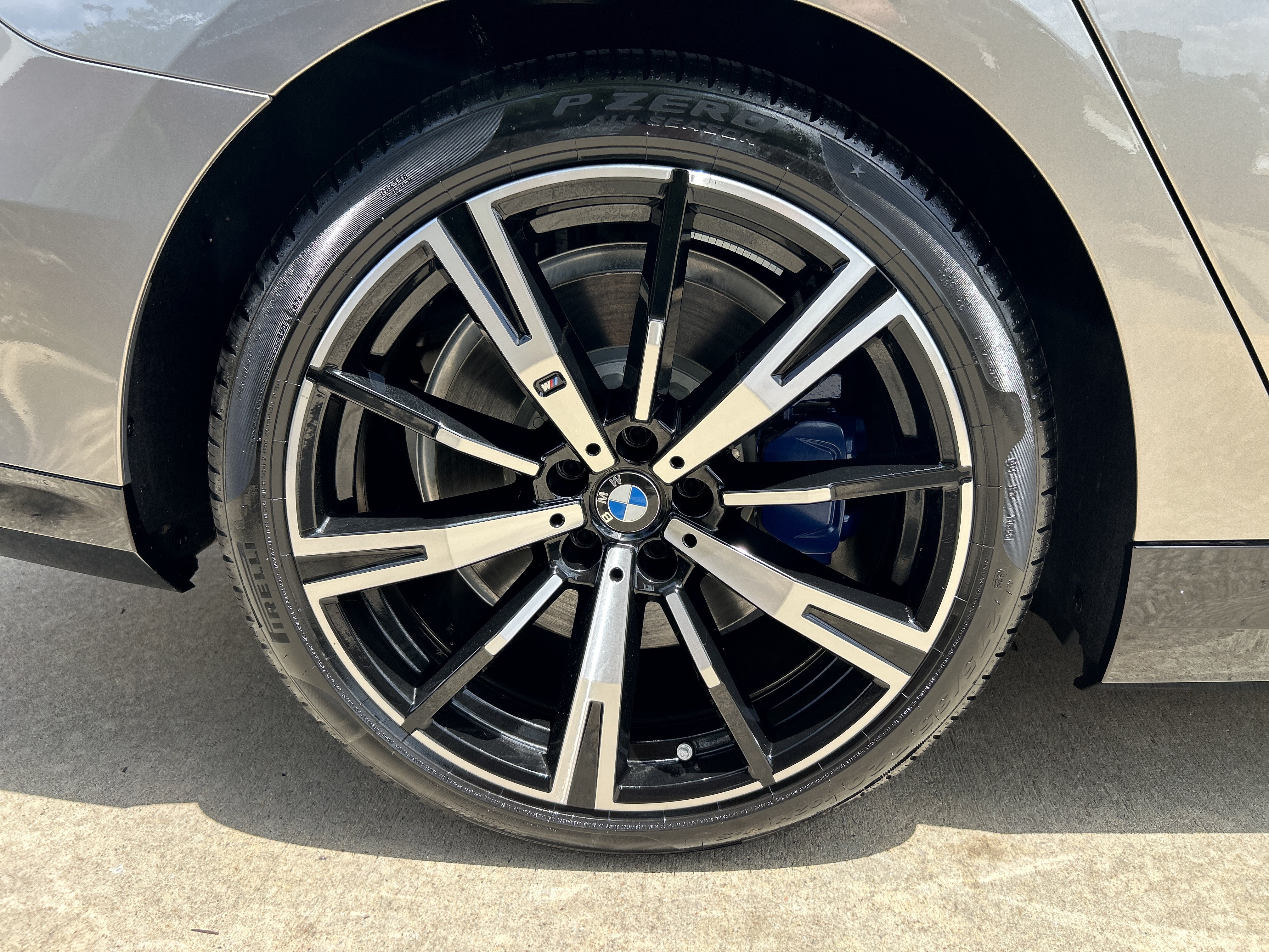 New 2026 BMW 550e xDrive AWD/4WD image 27