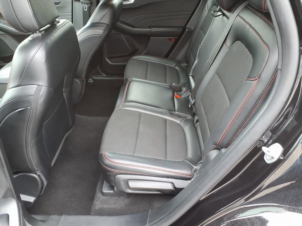 Used 2025 Ford Escape ST-Line image 12