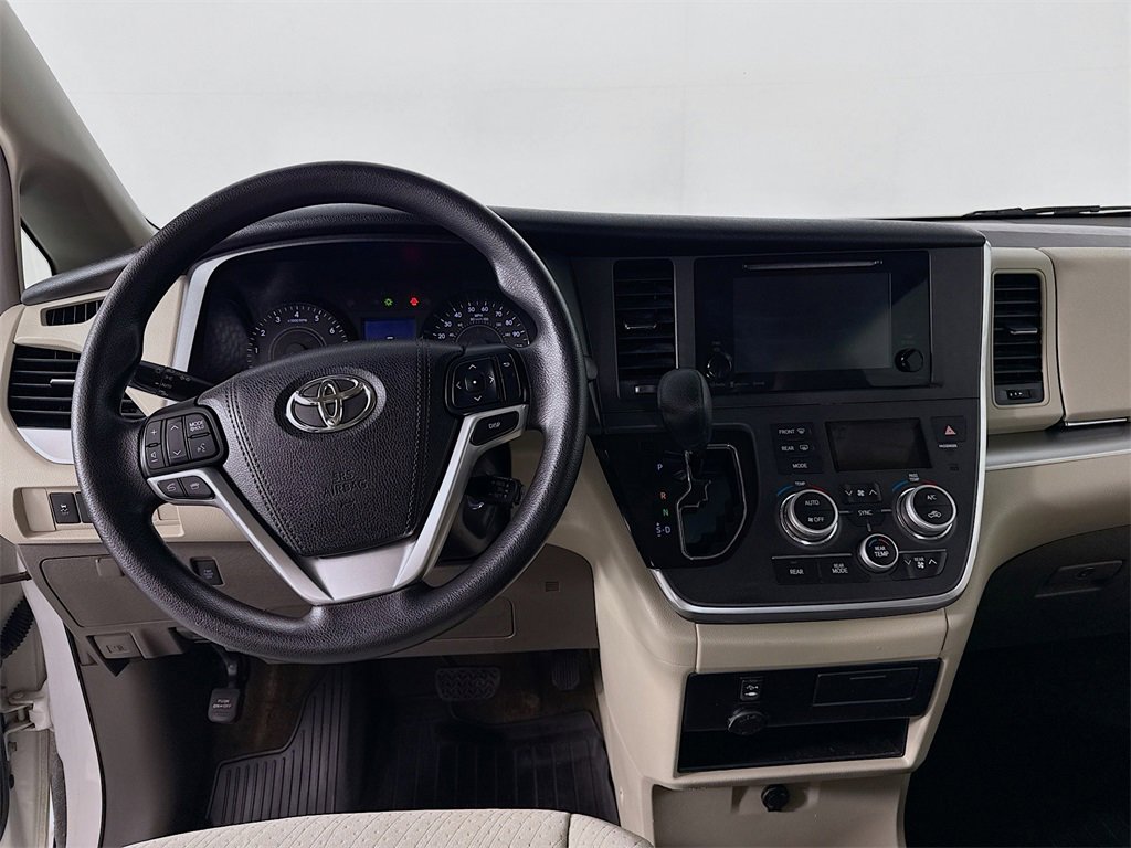 Used 2017 Toyota Sienna LE image 20