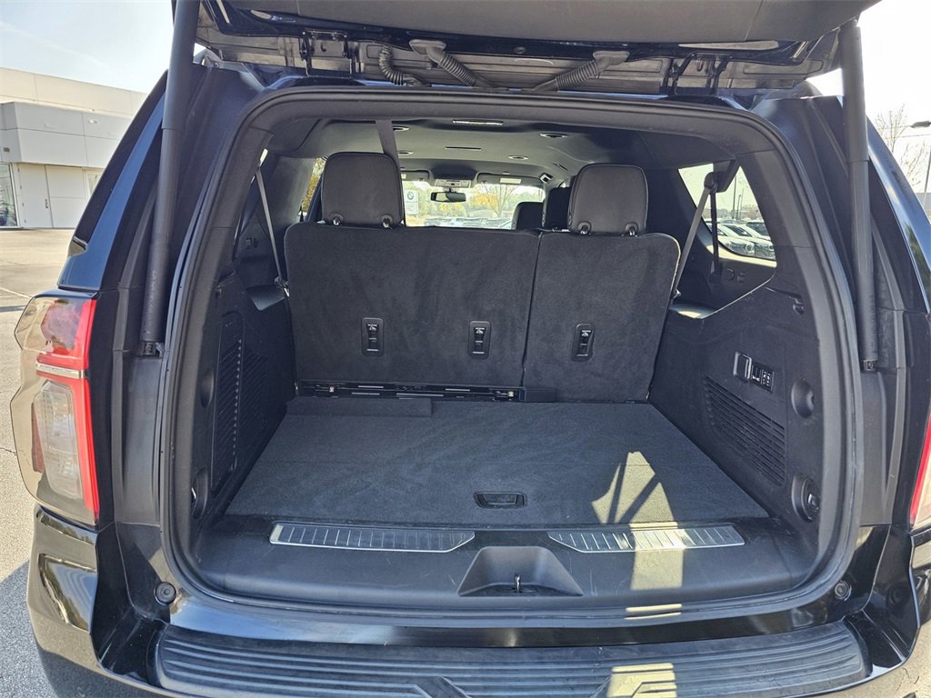 Used 2022 Chevrolet Suburban RST w/ Luxury Package image 25