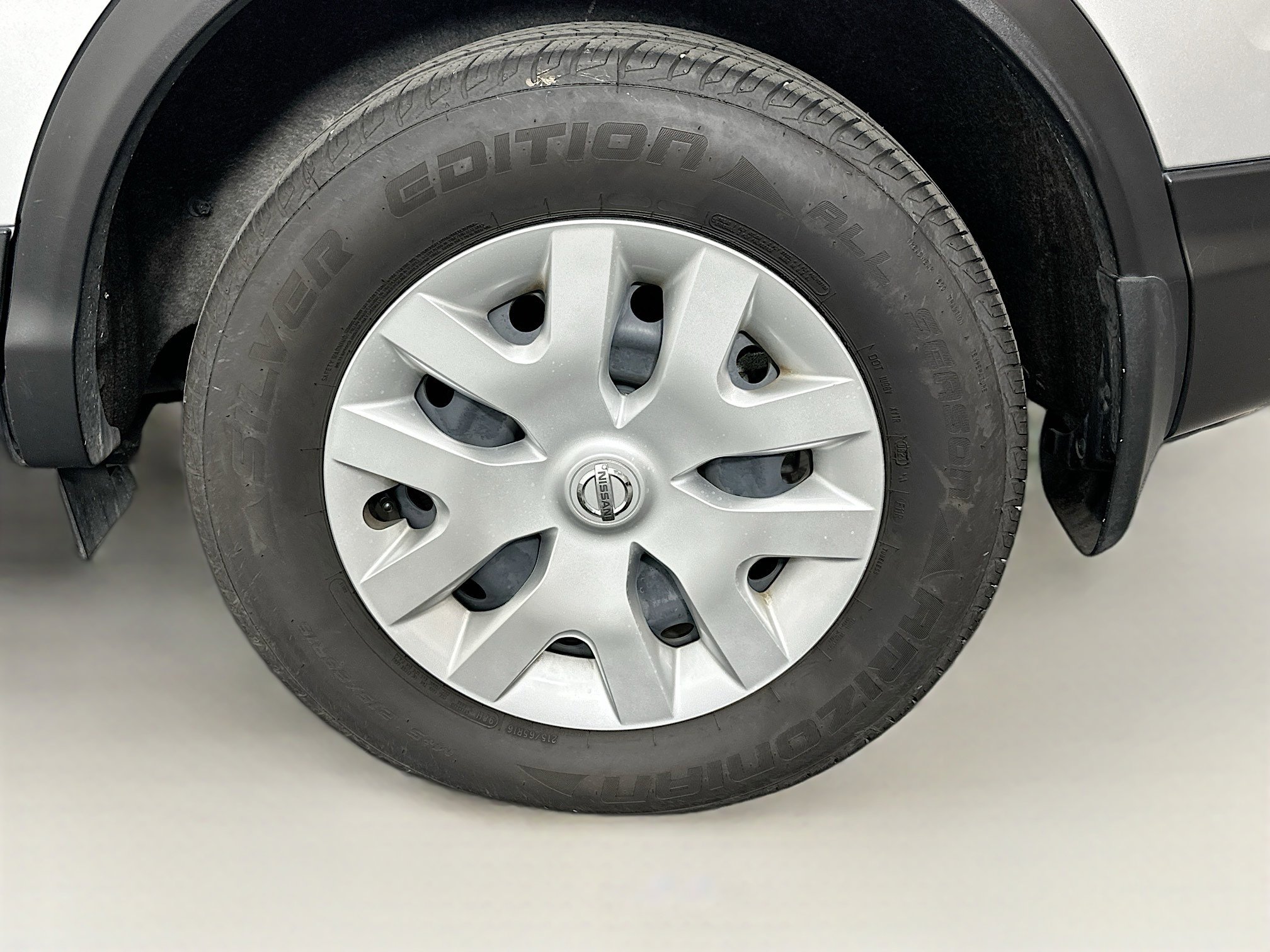 Used 2020 Nissan Rogue Sport S image 11