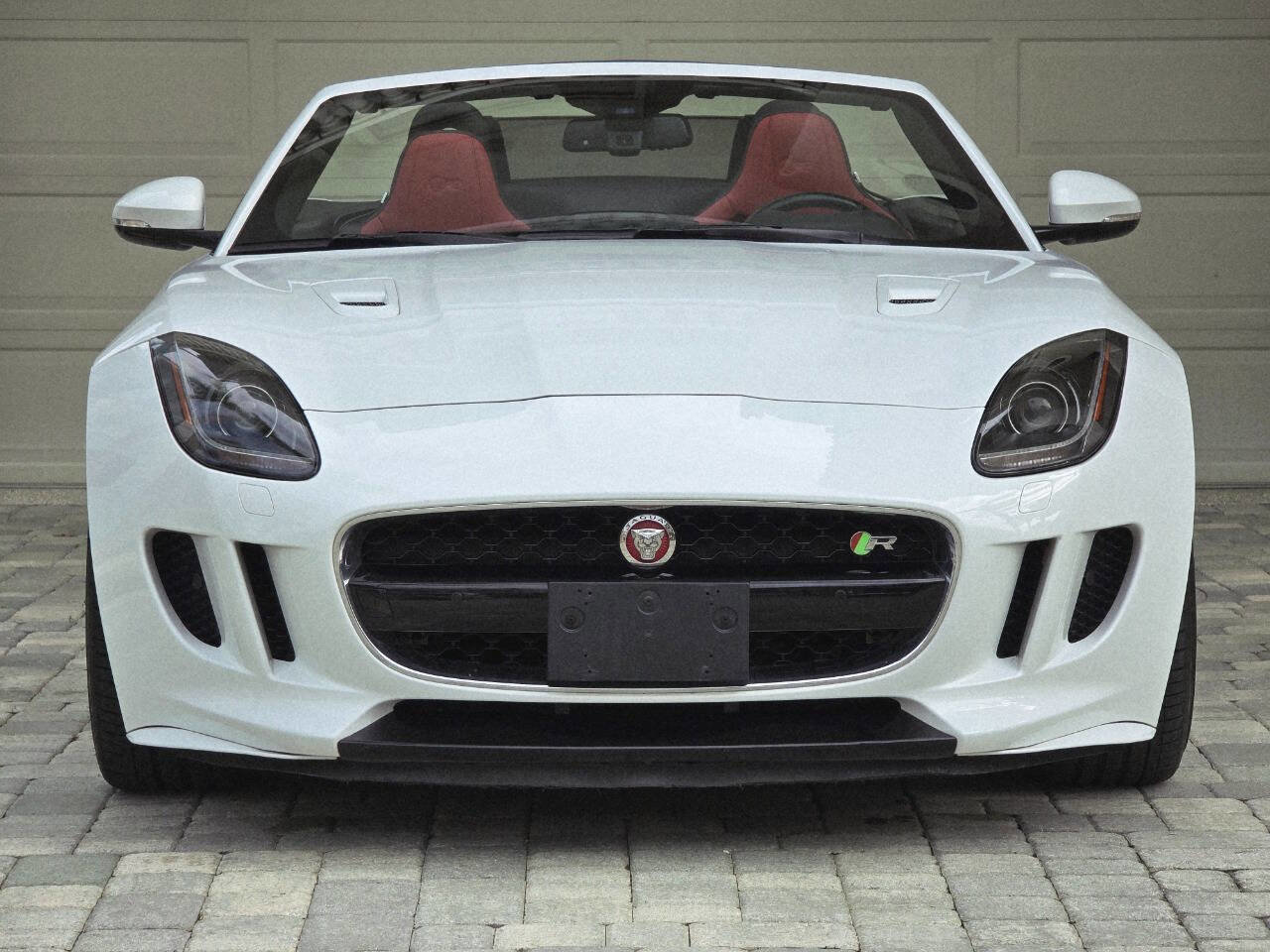 Used 2016 Jaguar F-TYPE R image 28