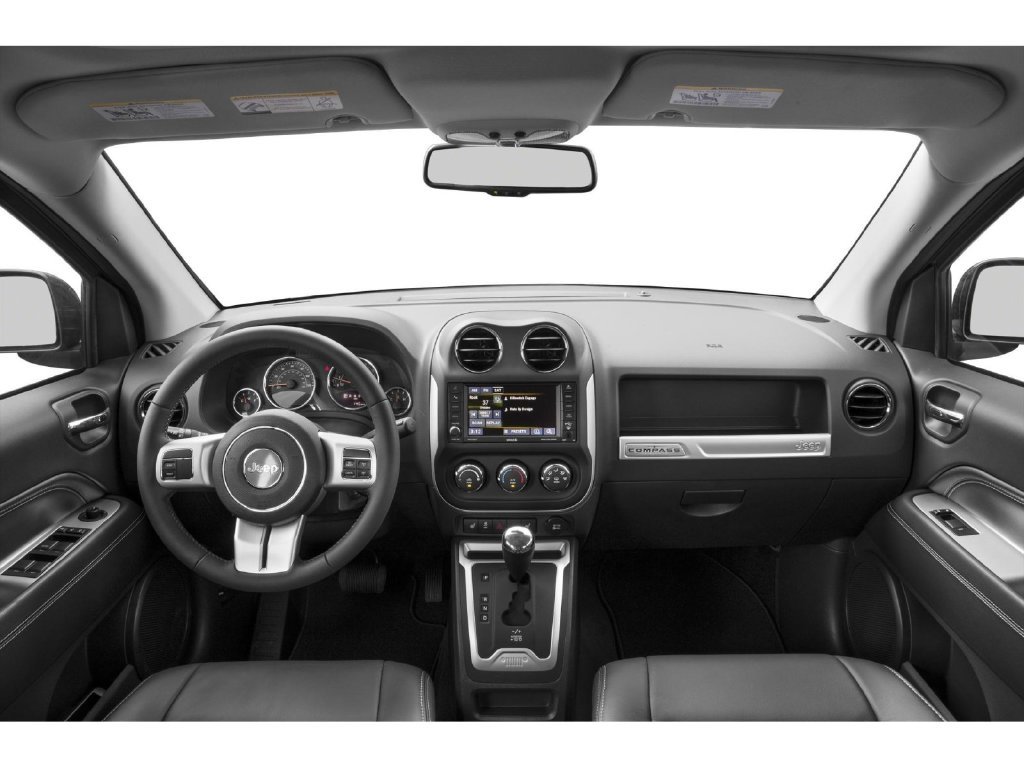 Used 2015 Jeep Compass Latitude AWD/4WD image 5