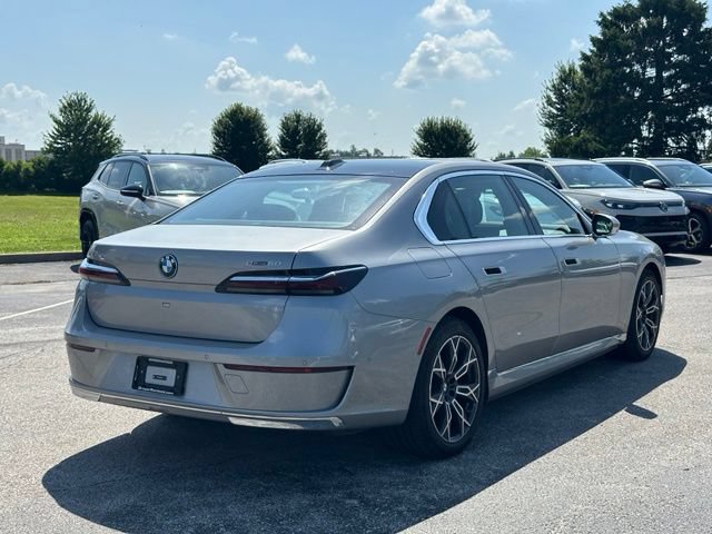Used 2024 BMW i7 eDrive50 RWD image 7