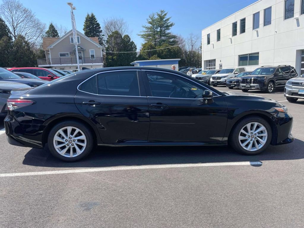 Used 2021 Toyota Camry LE w/ Convenience Package image 4
