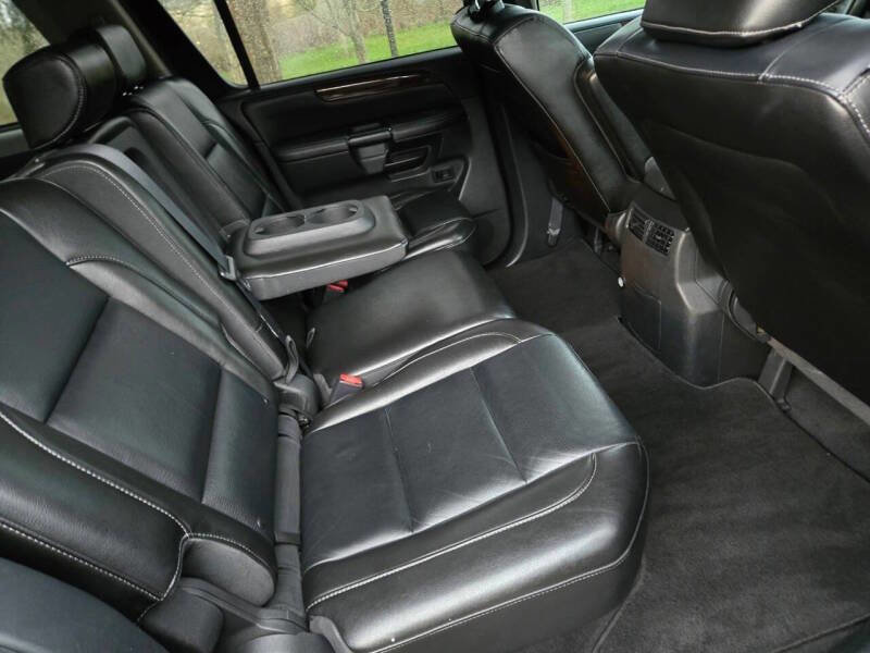 Used 2010 Nissan Armada Platinum image 14