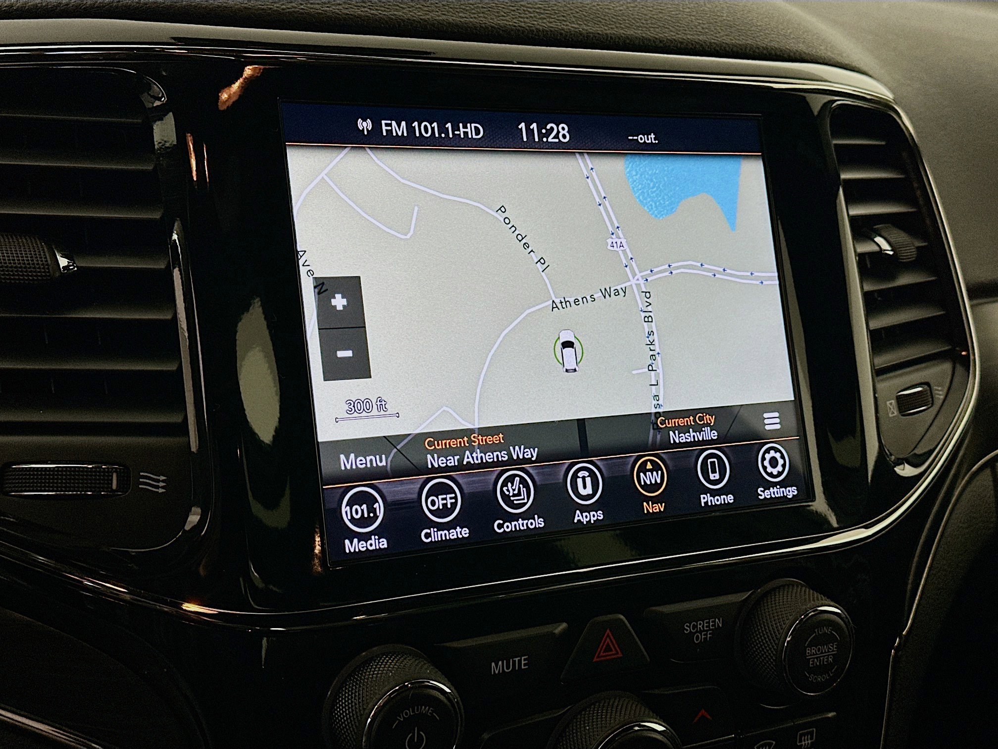 Used 2020 Jeep Grand Cherokee Limited X image 22