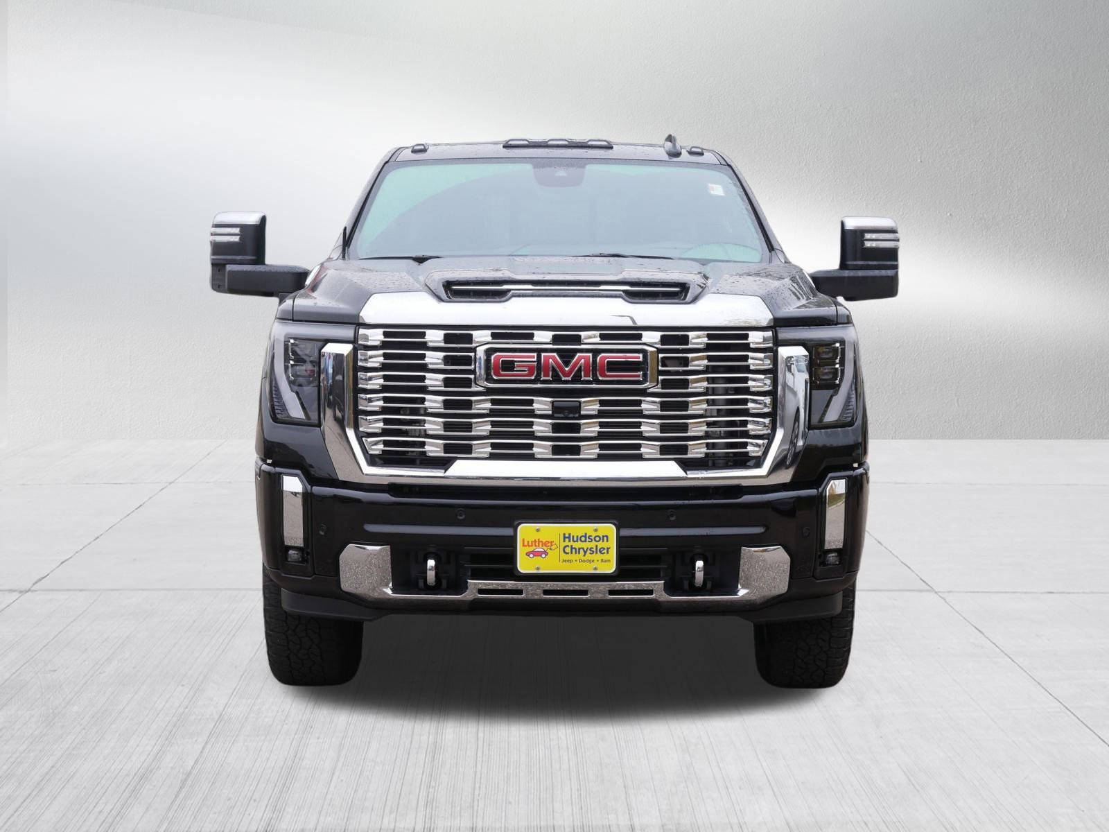 Used 2024 GMC Sierra 3500 Denali w/ Denali Reserve Package image 2