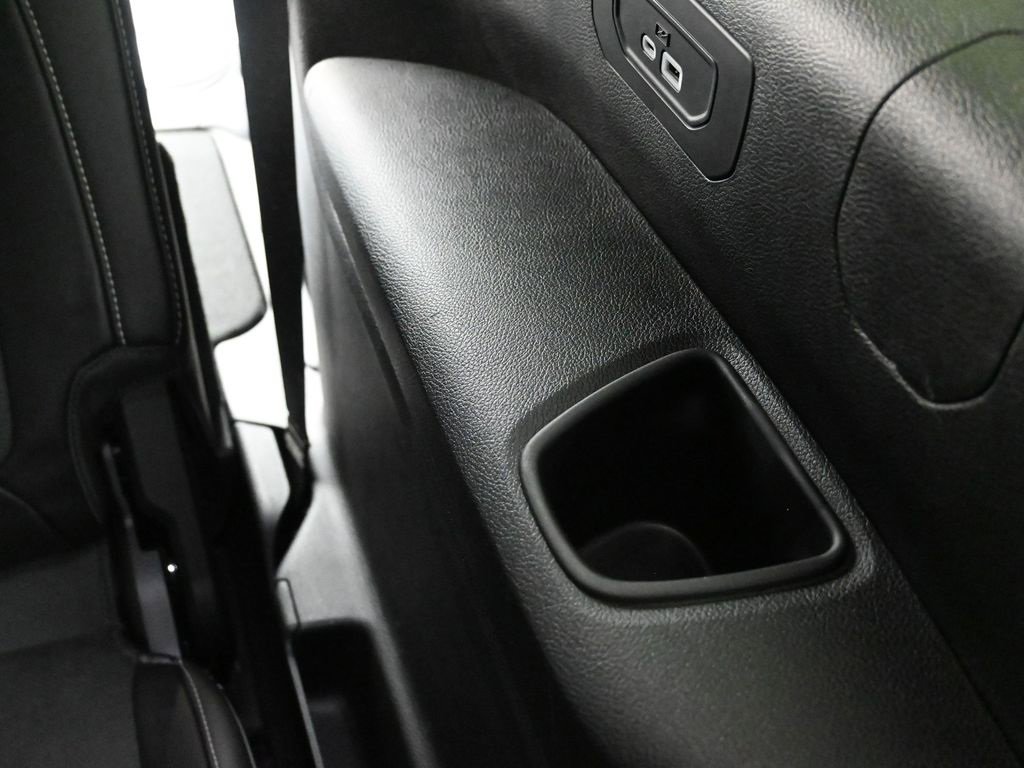 Used 2024 Jeep Grand Cherokee L Altitude image 28