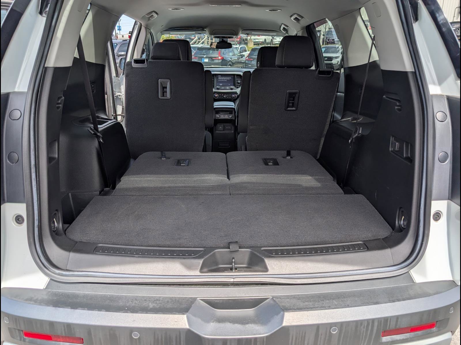 Used 2022 GMC Acadia SLE w/ Driver Convenience Package image 20