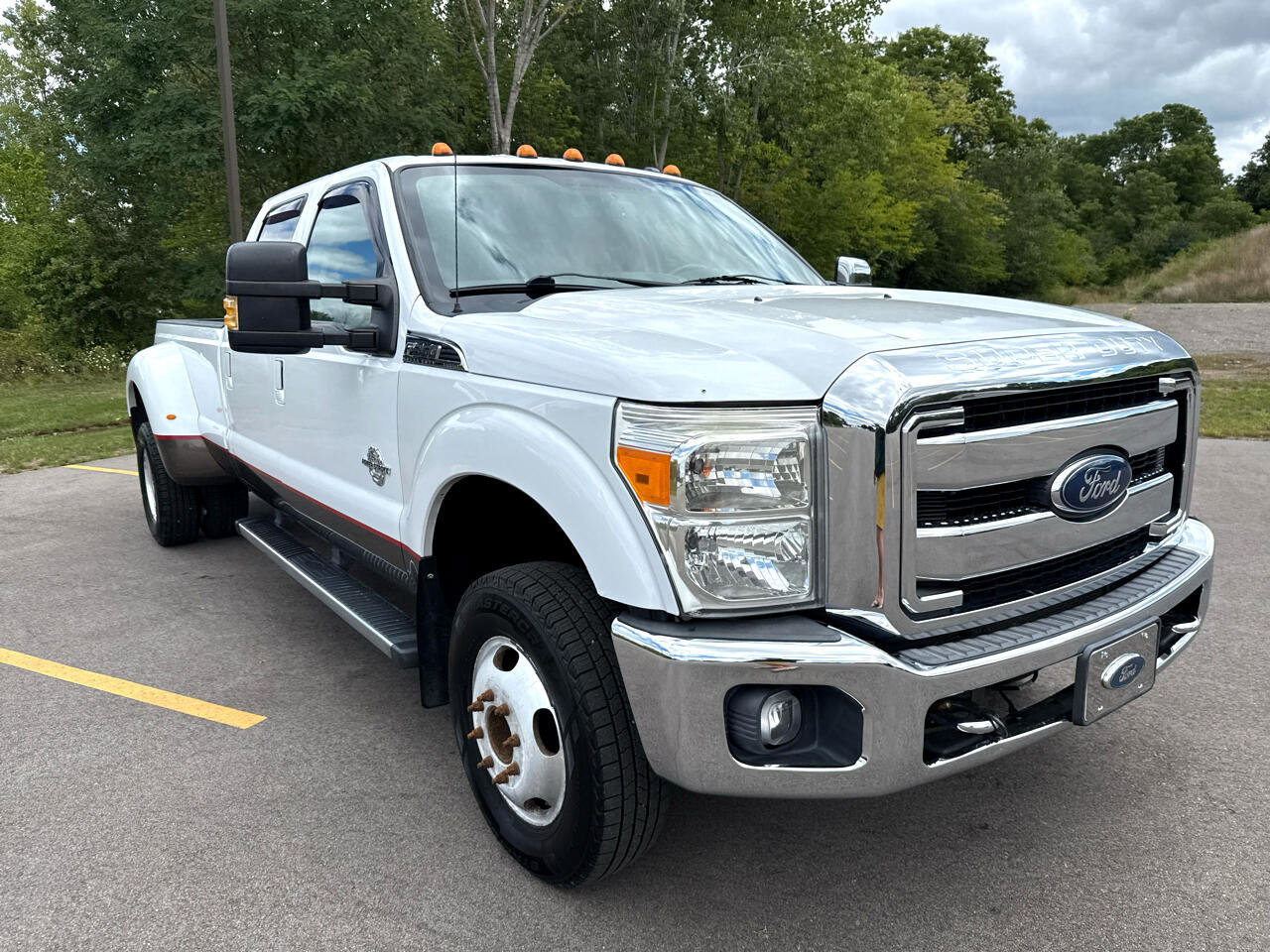Used 2016 Ford F350 Lariat w/ Chrome Package image 3
