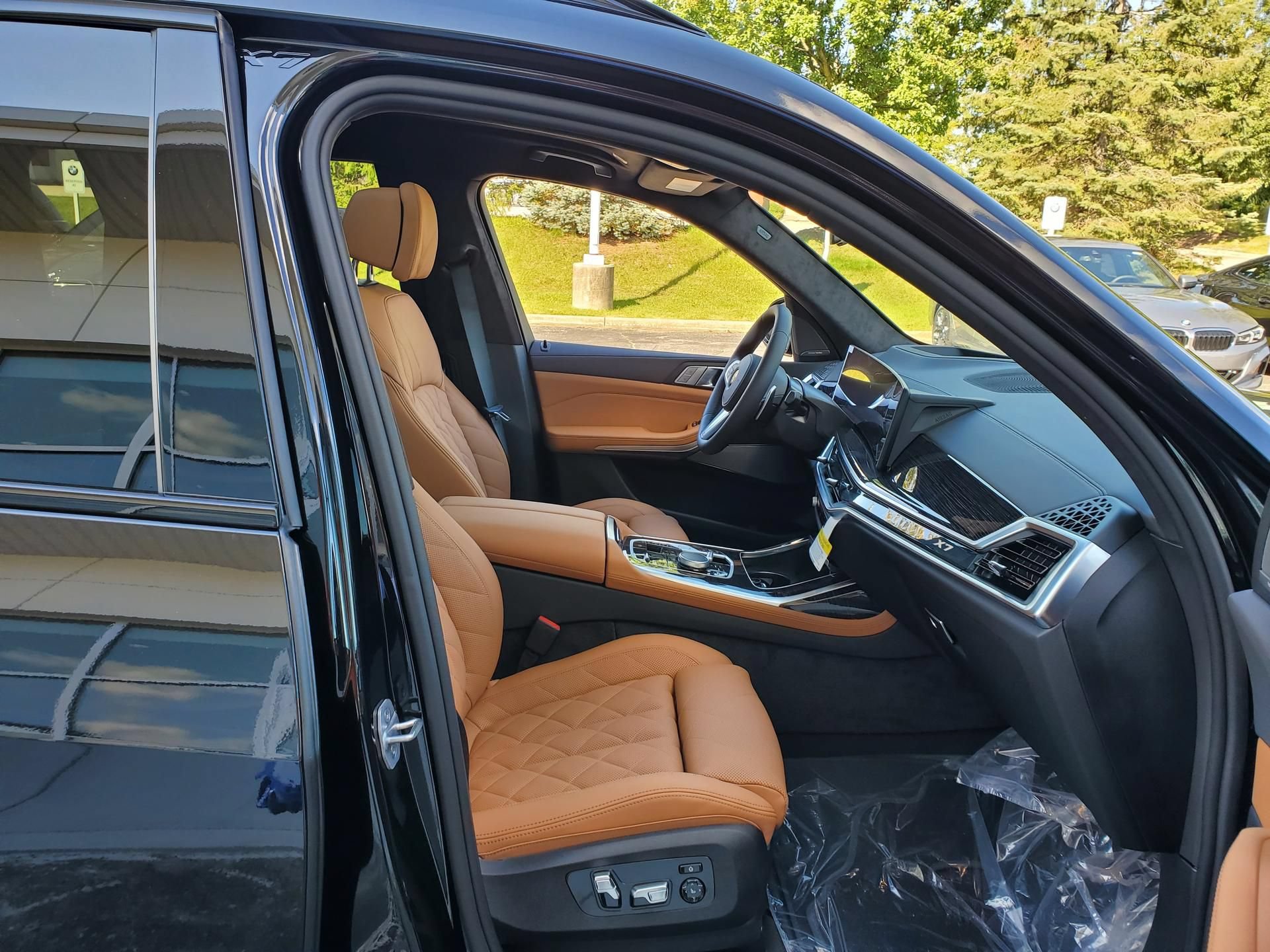 New 2027 BMW X7 xDrive40i w/ M Sport Package AWD/4WD image 21