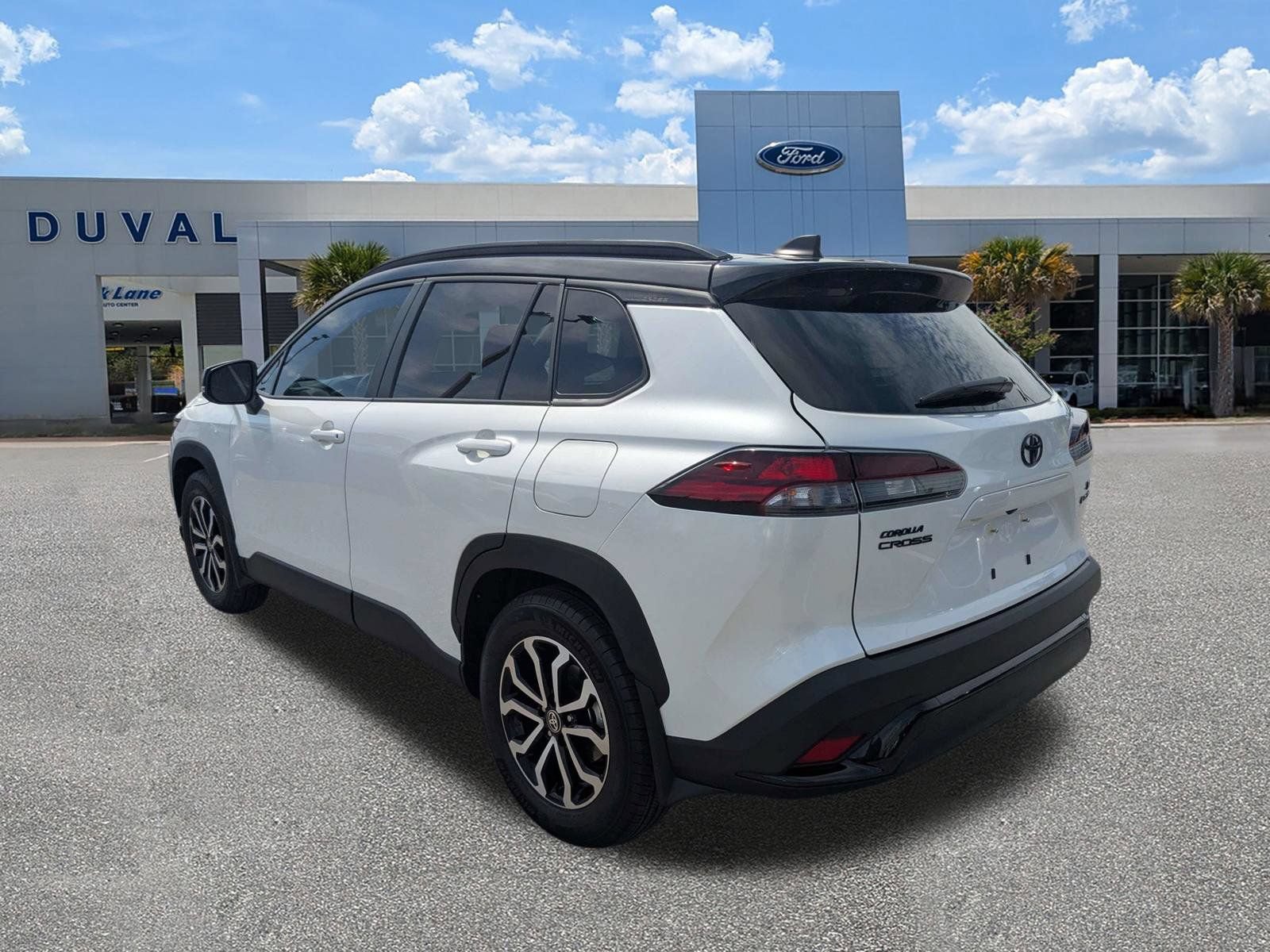 Used 2026 Toyota Corolla Cross AWD Hybrid w/ Moonroof Package image 6