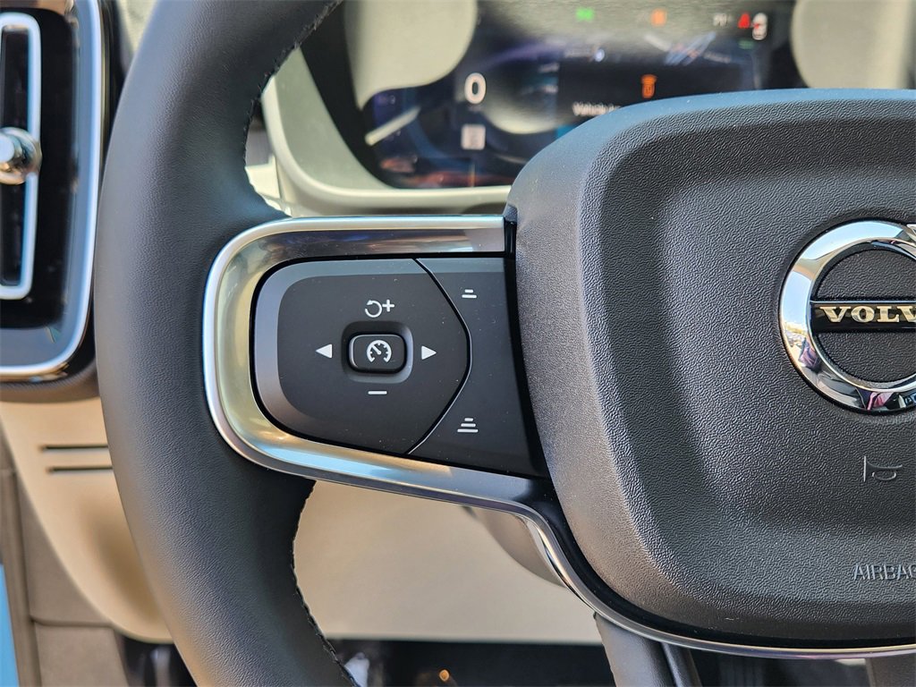 New 2025 Volvo XC40 B5 Ultra w/ Climate Package image 9