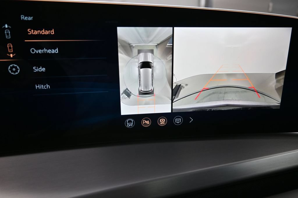 Certified 2026 Cadillac Vistiq Platinum w/ LPO, Floor Liner Package AWD/4WD image 18