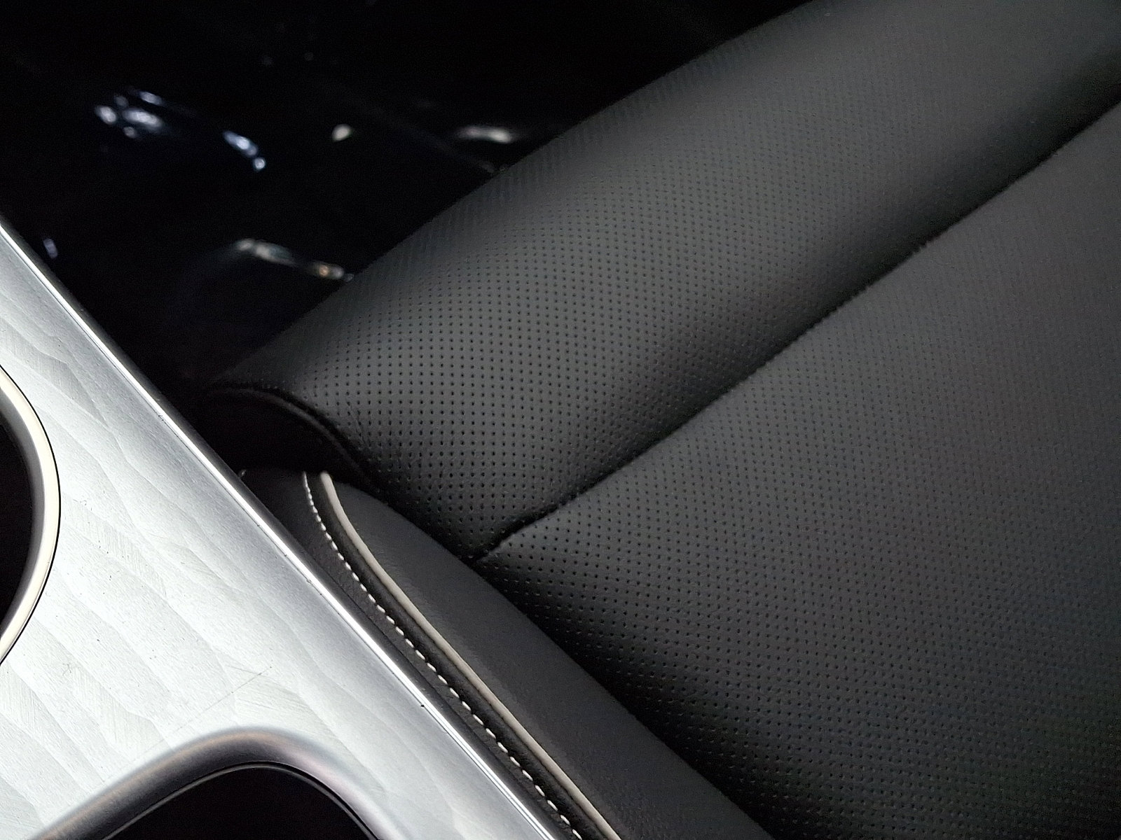 Used 2026 Genesis Electrified GV70 image 26