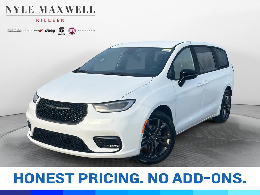 New 2026 Chrysler Pacifica Select image 1