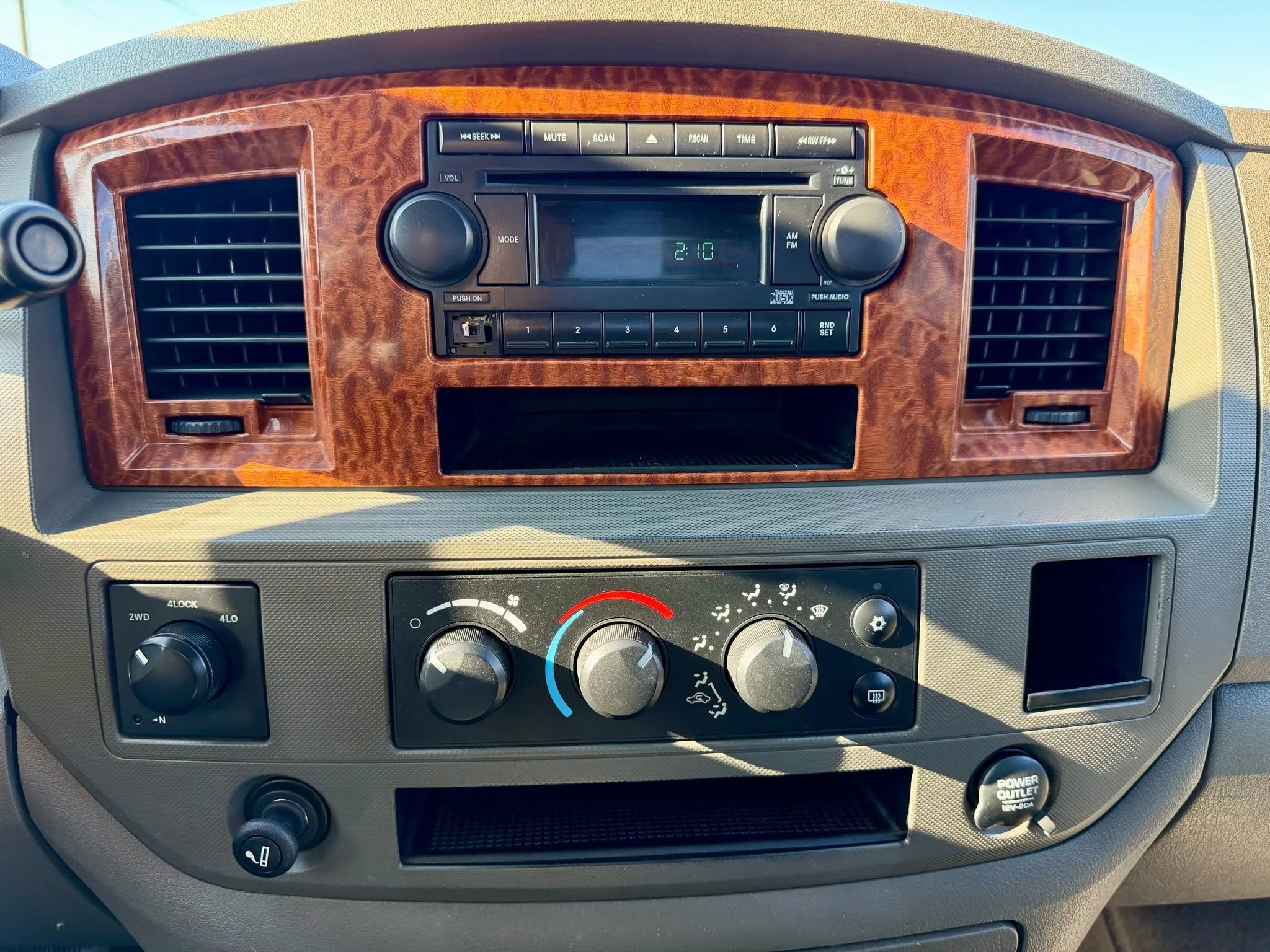 Used 2006 Dodge Ram 2500 Truck SLT w/ Trailer Tow Group image 13