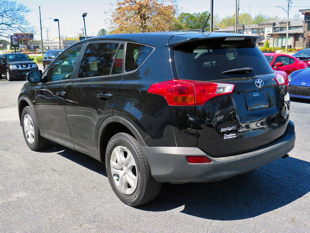 Used 2015 Toyota RAV4 LE image 9