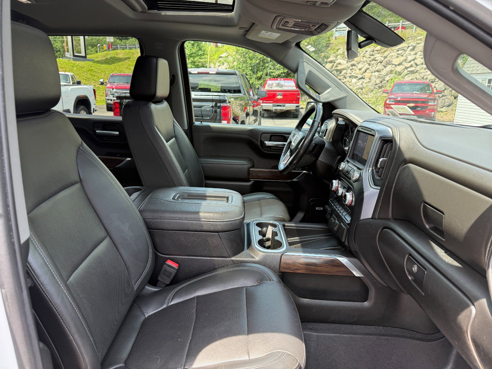 Used 2019 GMC Sierra 1500 SLT w/ SLT Premium Package image 23