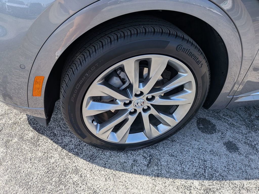 Certified 2022 Buick Envision Avenir w/ Technology Package II image 9