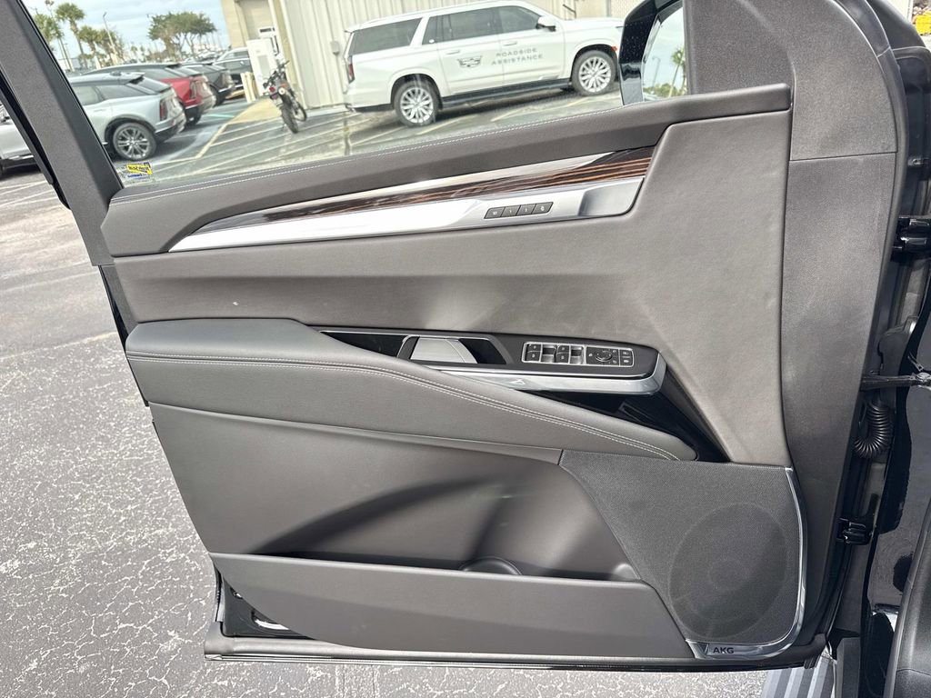 New 2026 Cadillac Escalade Luxury w/ LPO, Floor Liner Package image 18