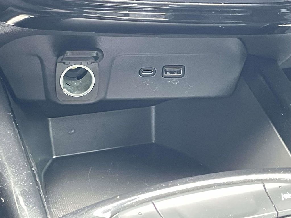 Used 2024 Chevrolet Trax LT w/ Driver Confidence Package FWD image 19