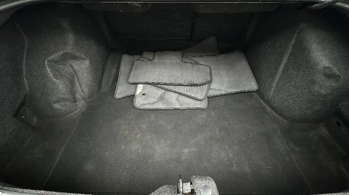 Used 2014 Dodge Challenger SRT8 RWD image 16