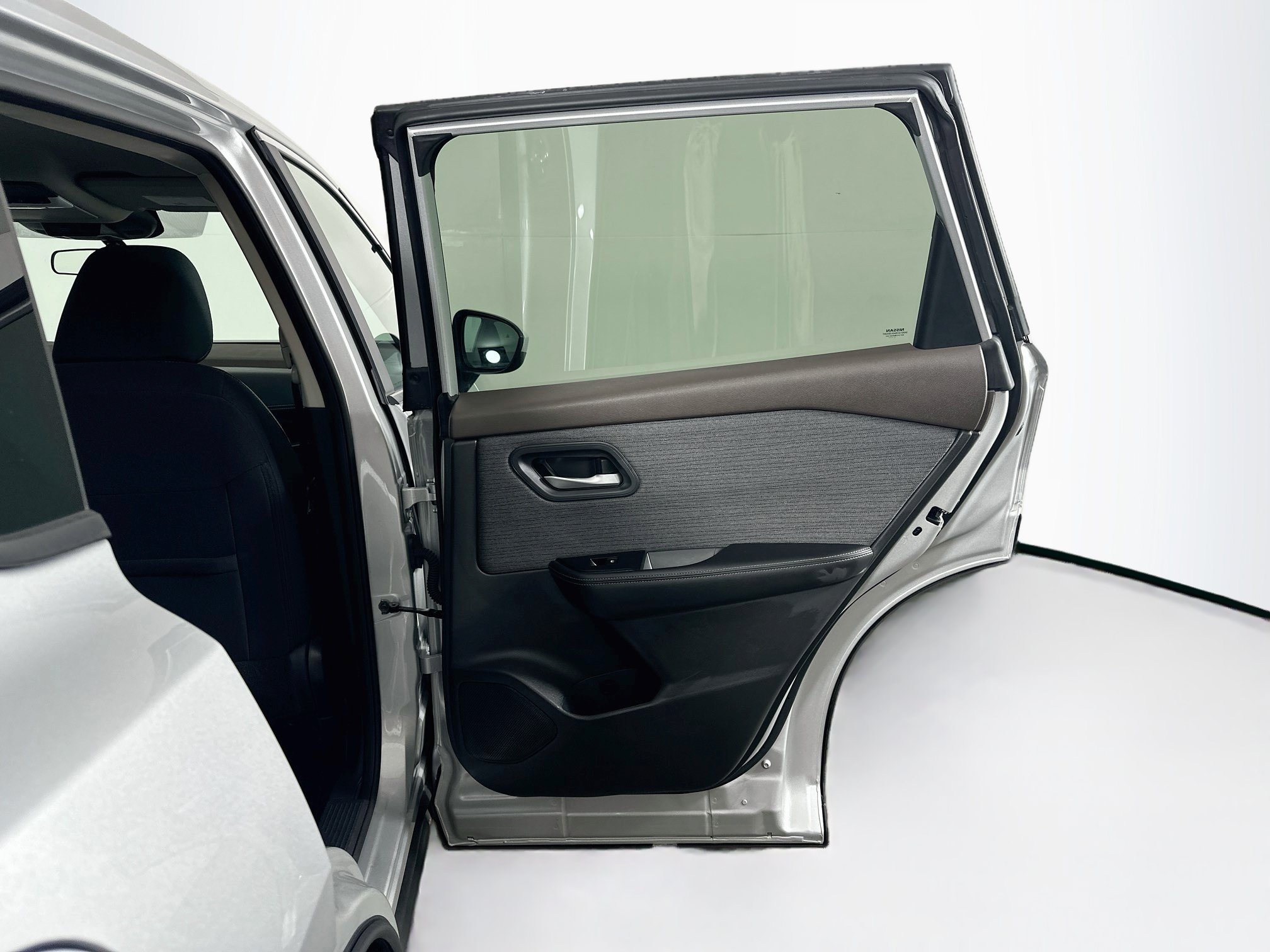 Used 2023 Nissan Rogue SV AWD/4WD image 28