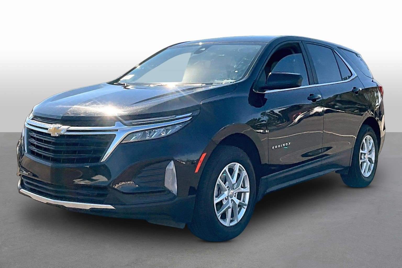 Used 2024 Chevrolet Equinox LT AWD/4WD image 1