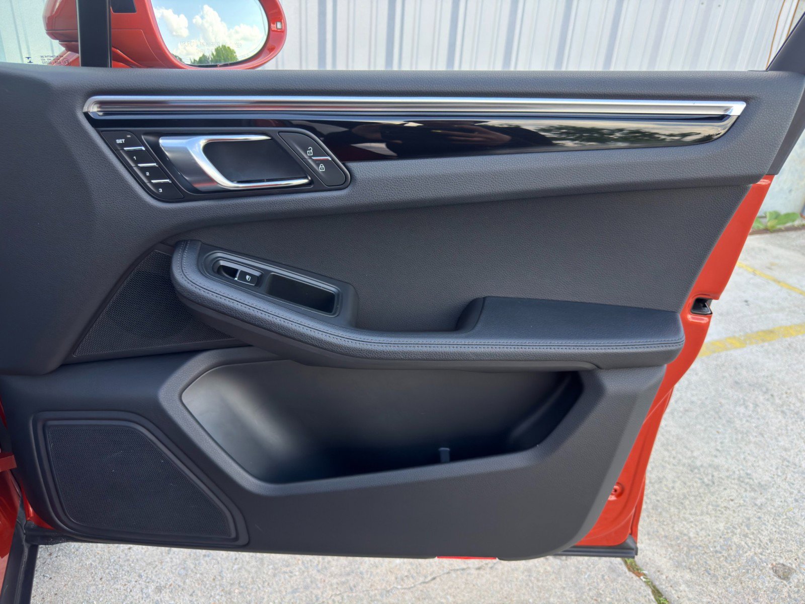 Used 2023 Porsche Macan image 44