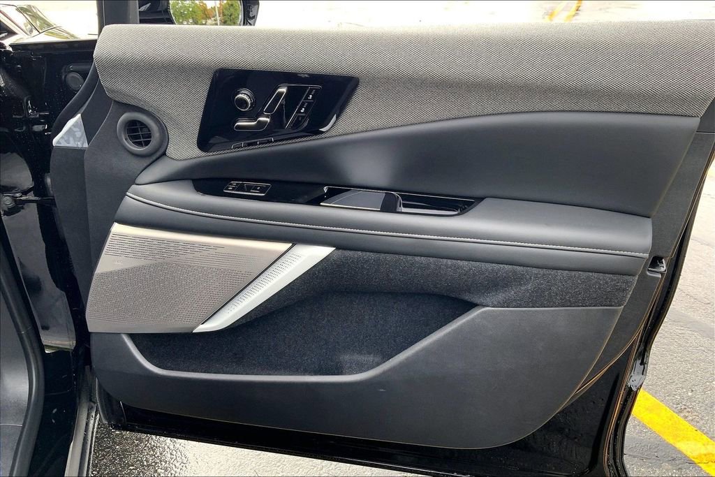 New 2026 Cadillac Optiq Luxury 1 RWD image 32