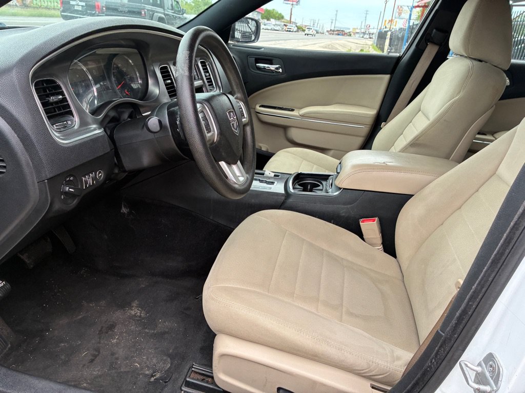 Used 2013 Dodge Charger SE RWD image 31