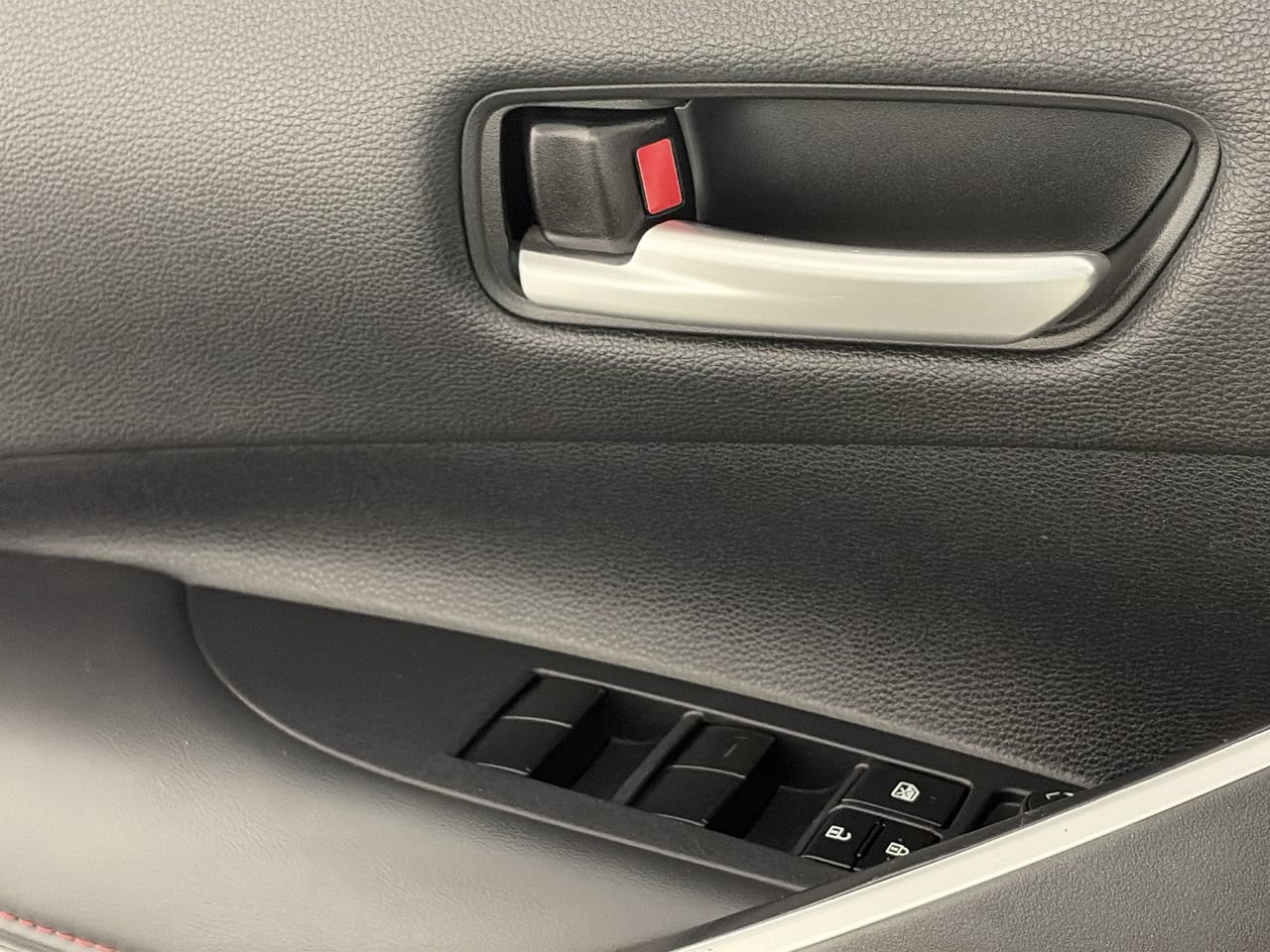 Used 2024 Toyota Corolla SE FWD image 17