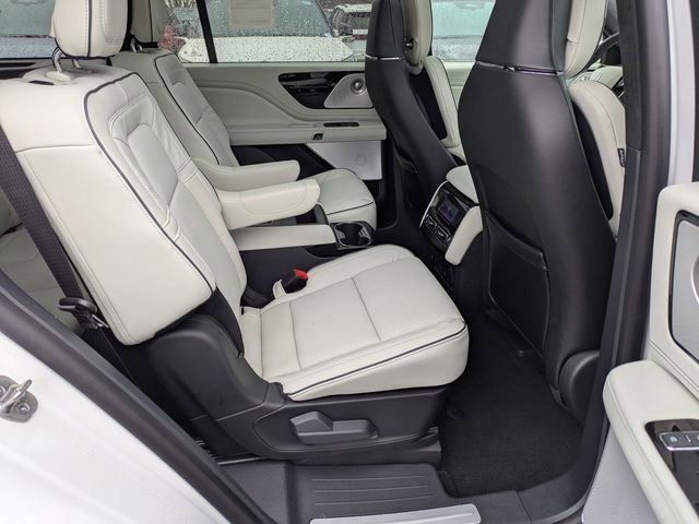 New 2026 Lincoln Aviator Black Label w/ Jet Appearance Package AWD/4WD image 12