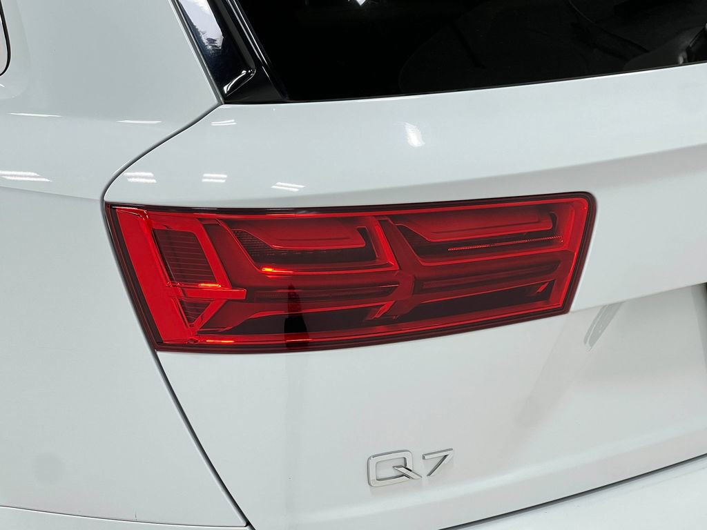 Used 2017 Audi Q7 3.0T Prestige AWD/4WD image 44