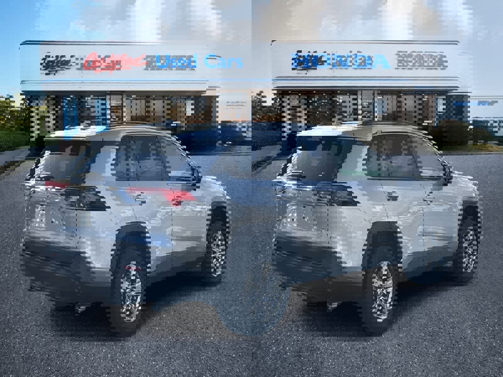 Used 2024 Toyota RAV4 XLE image 5