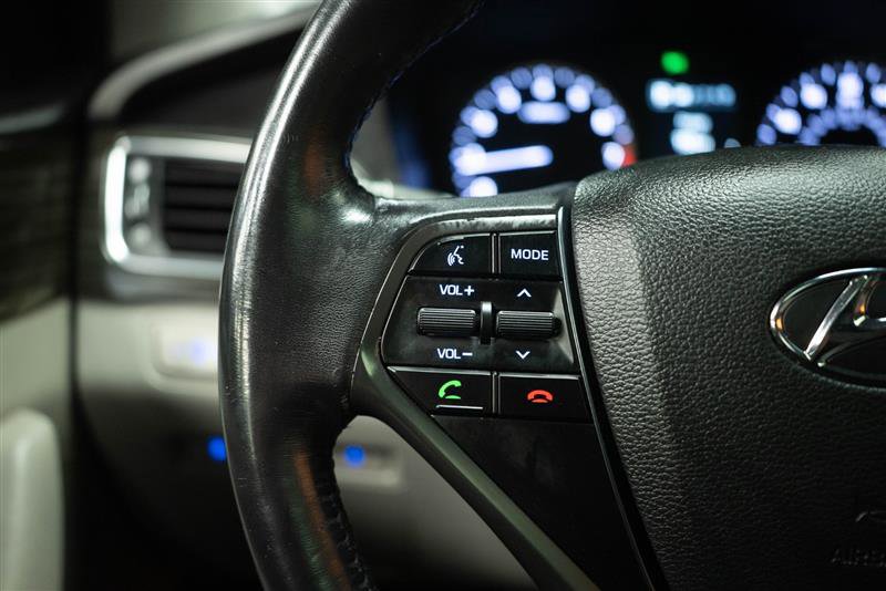 Used 2015 Hyundai Sonata Limited w/ Option Group 05 image 26