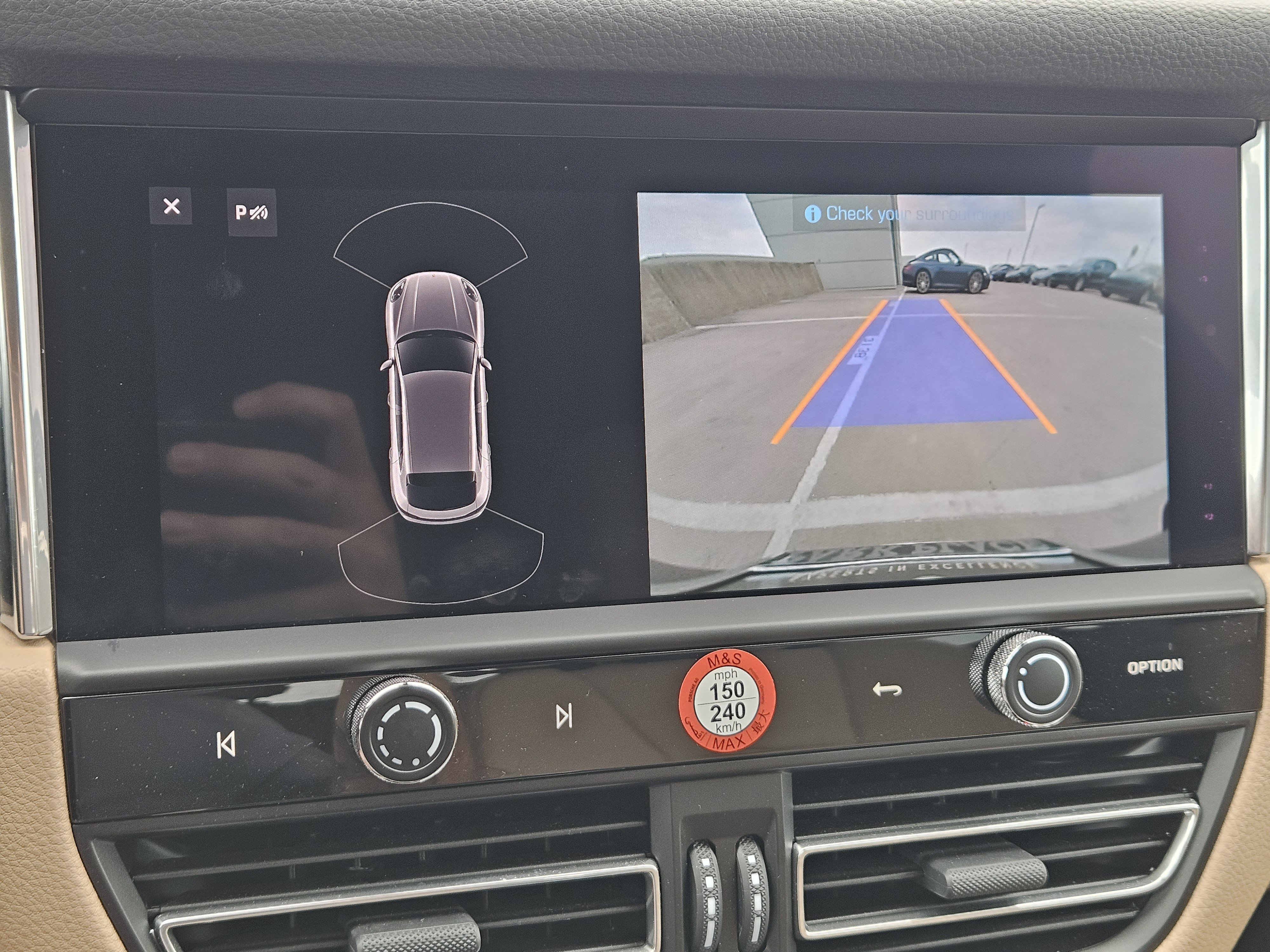 Certified 2026 Porsche Macan AWD/4WD image 18