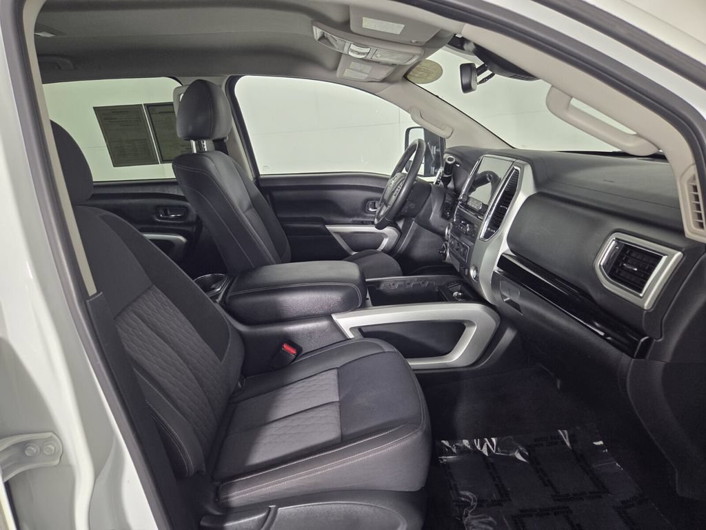 Used 2021 Nissan Titan SV w/ SV Convenience Package AWD/4WD image 32