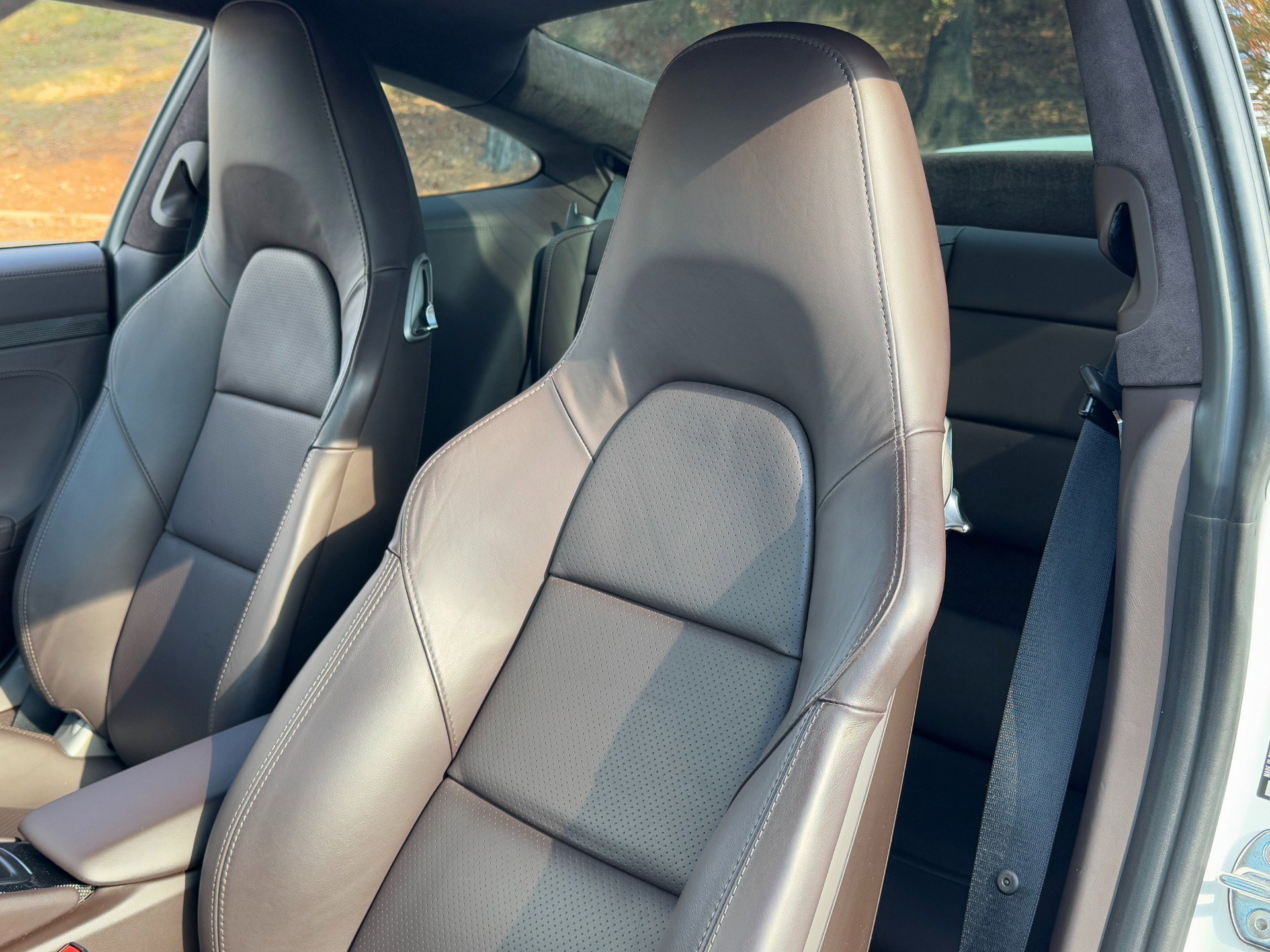 Used 2014 Porsche 911 Turbo S image 25