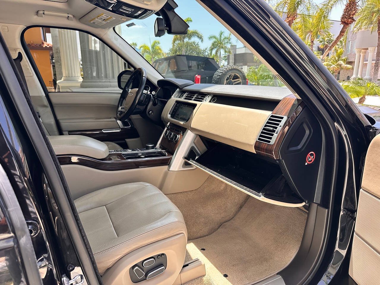 Used 2015 Land Rover Range Rover Supercharged AWD/4WD image 52