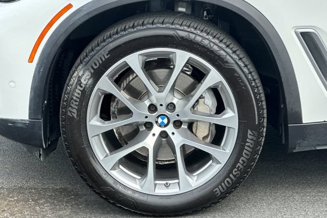 Used 2022 BMW X5 xDrive40i w/ Climate Comfort Package AWD/4WD image 30