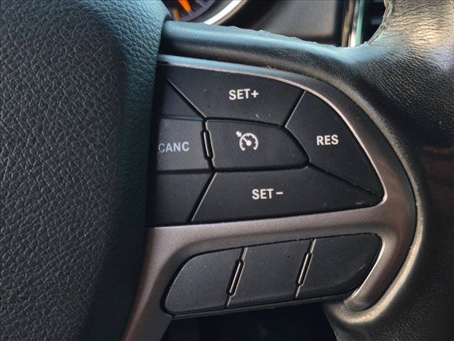Used 2020 Jeep Grand Cherokee Overland AWD/4WD image 15