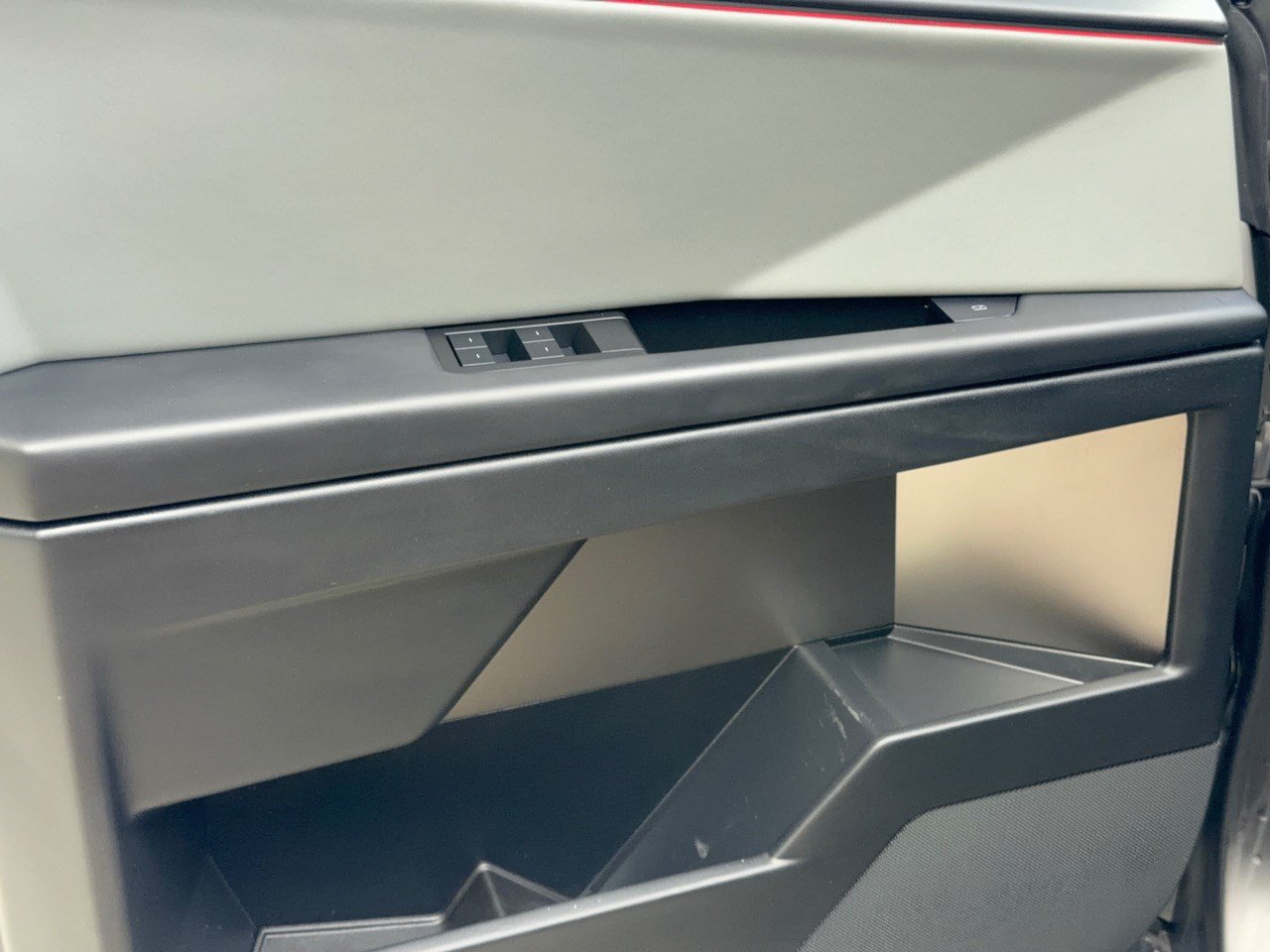 Used 2025 Tesla Cybertruck AWD Crew Cab image 14