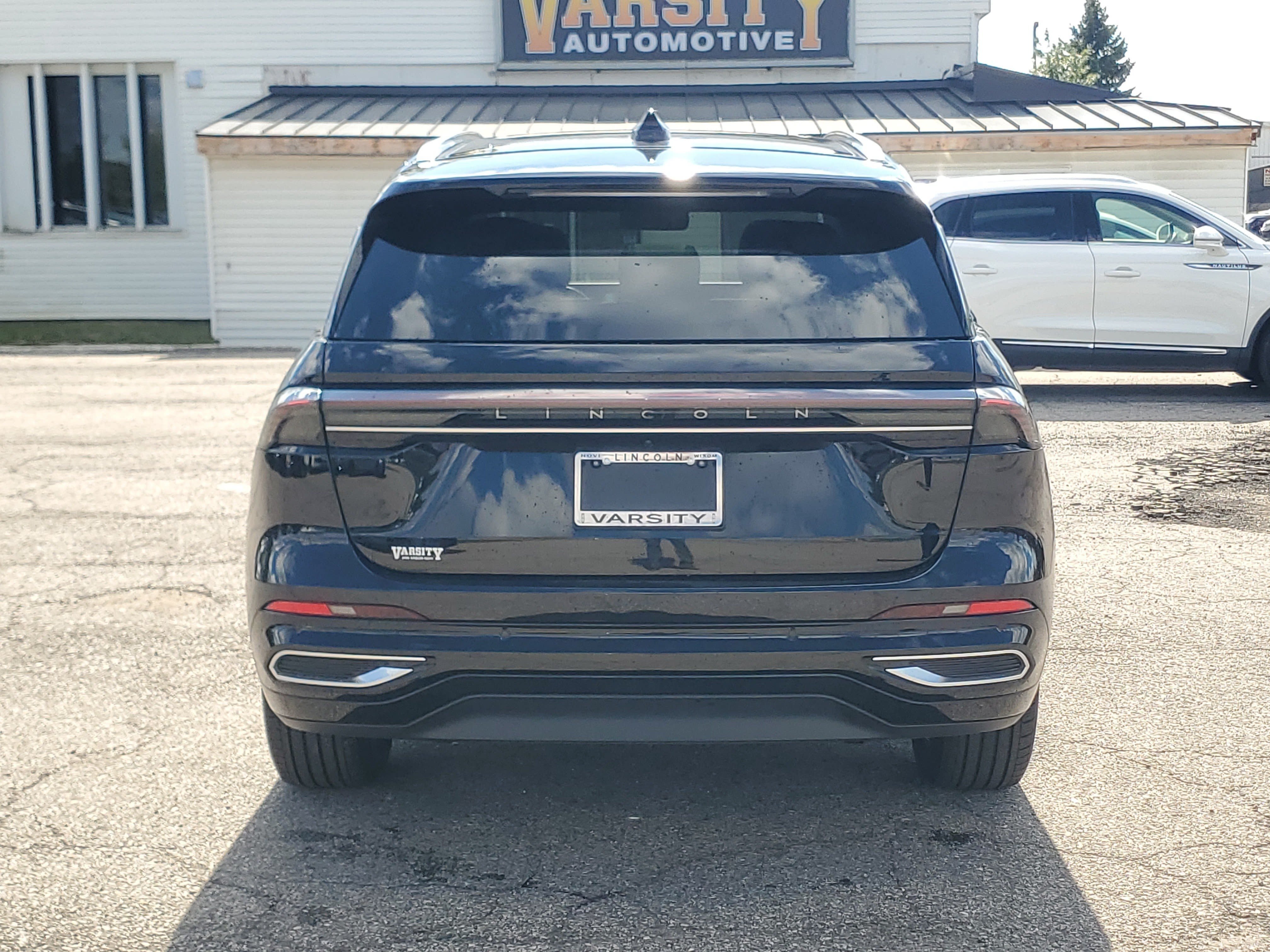 Certified 2024 Lincoln Nautilus Reserve w/ Equipment Group 202A AWD/4WD image 5